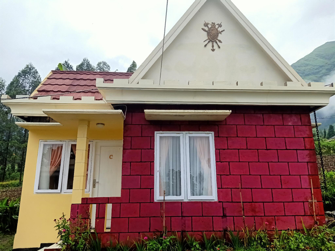 Exterior & Views 7