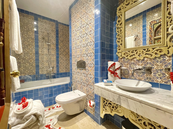 Bathroom 3, Royal Victoria - Ex British Embassy, Sidi El Béchir