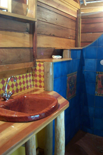 Bathroom 5, L'Heure Bleue, Diana