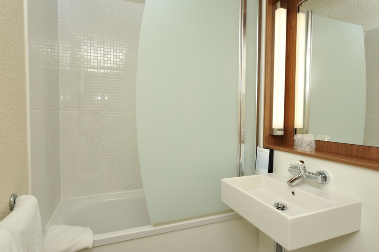 Bathroom 3, Campanile Arras - Saint Nicolas, Pas-de-Calais