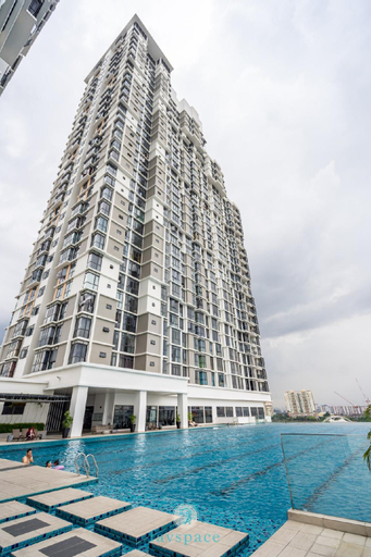 Lovely 4-bedroom condo with pool for 6 pax -Cheras, Kuala Lumpur