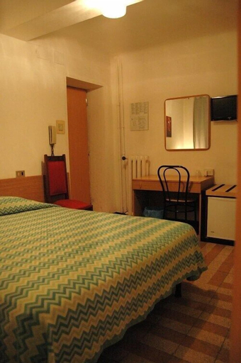 Bedroom 12