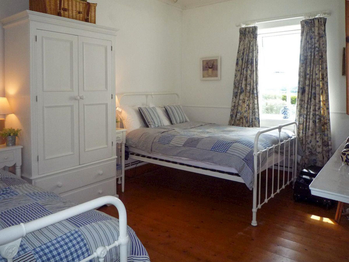 Bedroom 3, Fleur Cottage