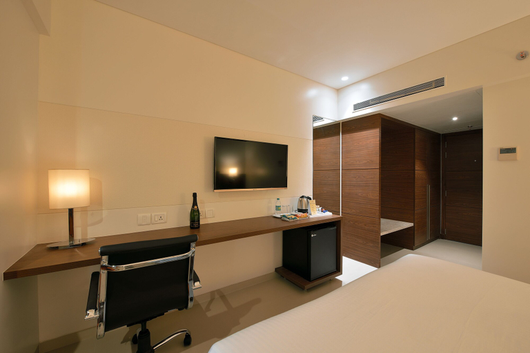 Bedroom 3, Krishna Palace Hotel Ambernath, Thane