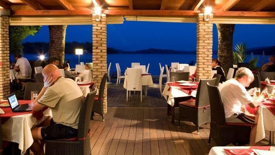Food & Drinks, Hotel Gregorys, Ionian Islands
