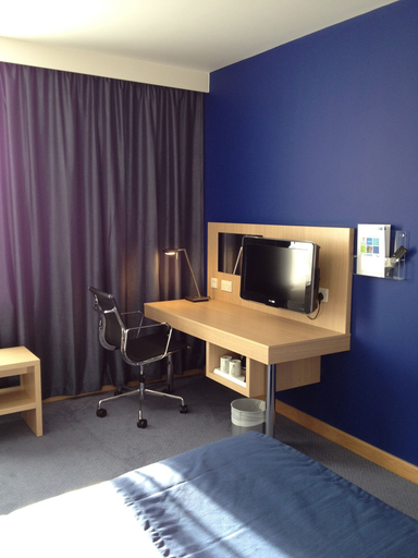 Bedroom 3, Holiday Inn Express ROTHERHAM - NORTH by IHG, Barnsley