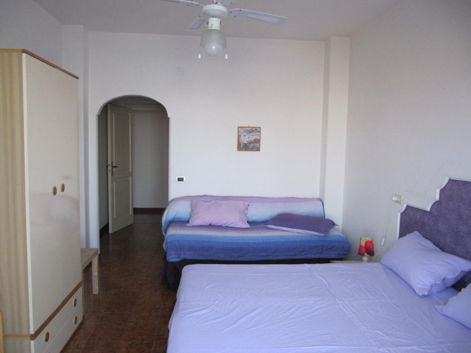 Bedroom 3, Casa Antonio, Napoli
