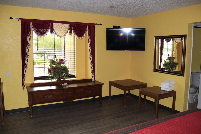 Public Area 2, Chaparral Motel, Lavaca