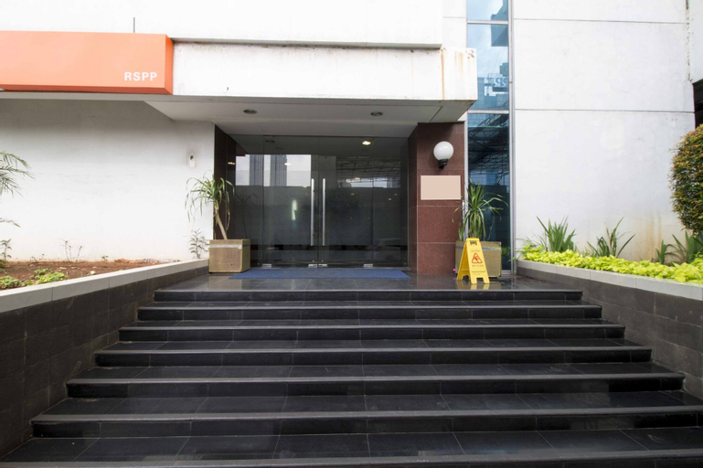 Exterior & Views, RedDoorz Plus near RS Pertamina, South Jakarta