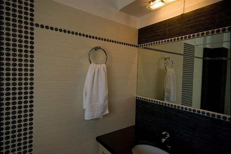 Bathroom 5, Anthias Garden, Ionian Islands