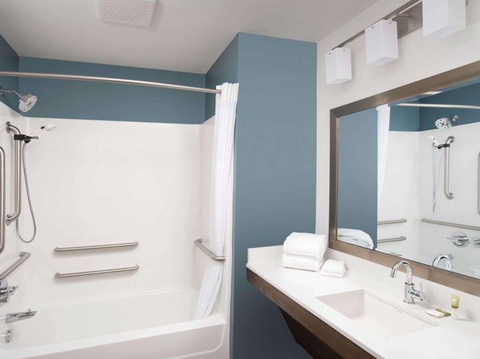 Bathroom 4, WoodSpring Suites Albuquerque East I-40 Tramway, Bernalillo