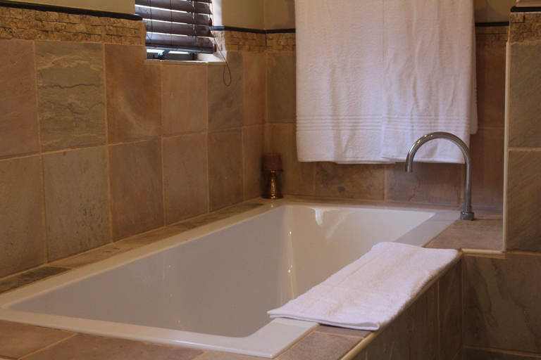 Bathroom 3, Fairways Hotel, iLembe