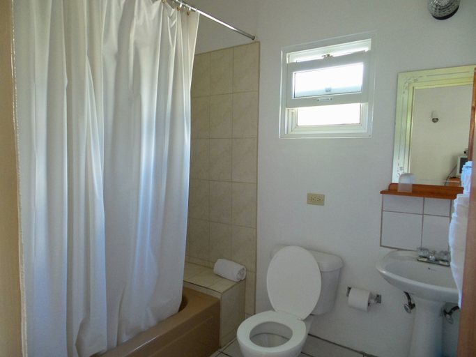 Bathroom, CoCo Rose Guesthouse