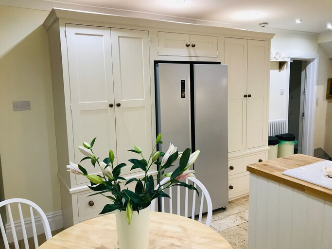 Others 4, Hengoed Hideaway - Spacious 3-bed House, Caerphilly