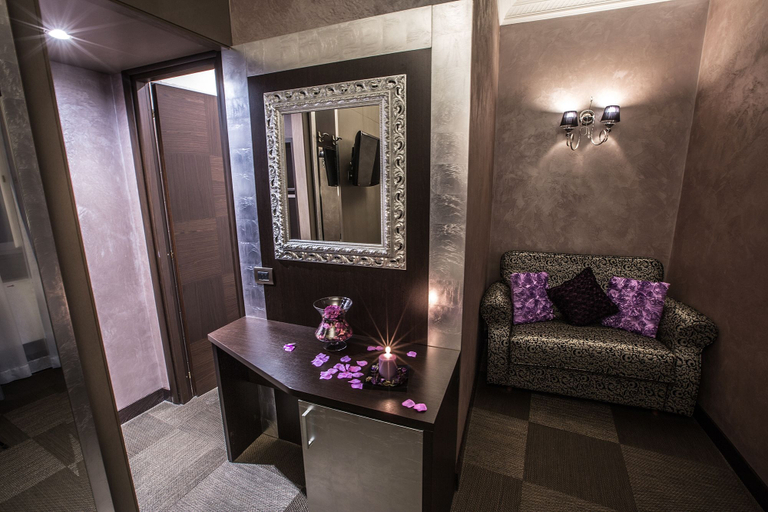 Bathroom 4, Hotel Romano, Rome
