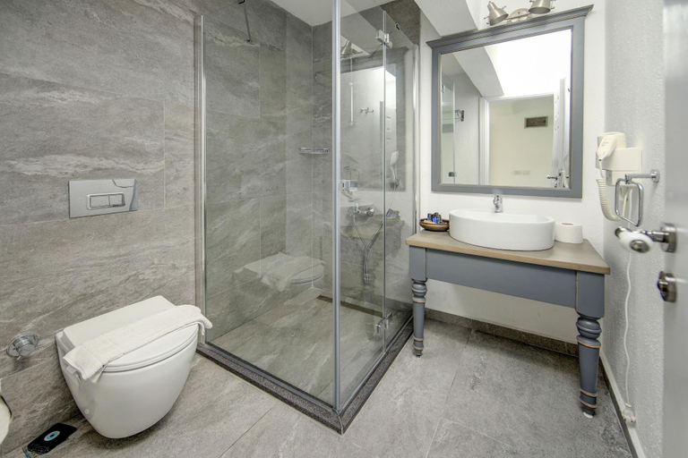 Bathroom 4, Kefi Beach And Suites, Bodrum