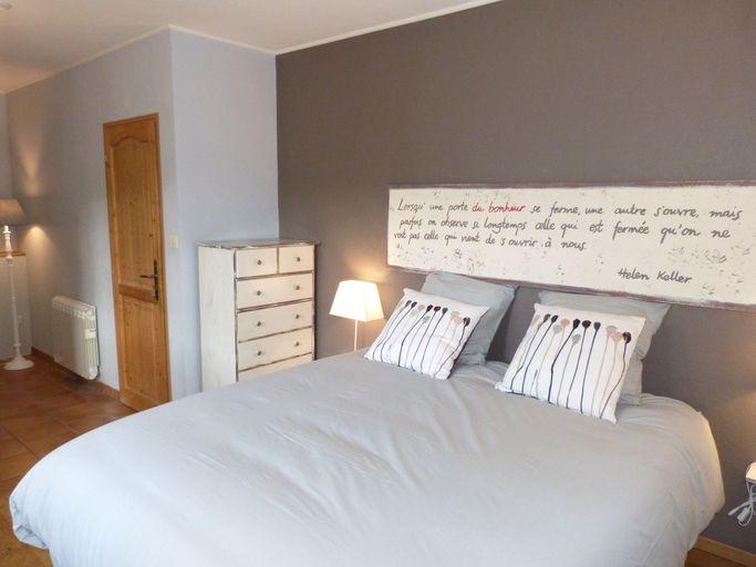 Bedroom 2, Chambres d'hôtes La Vergne, Dordogne