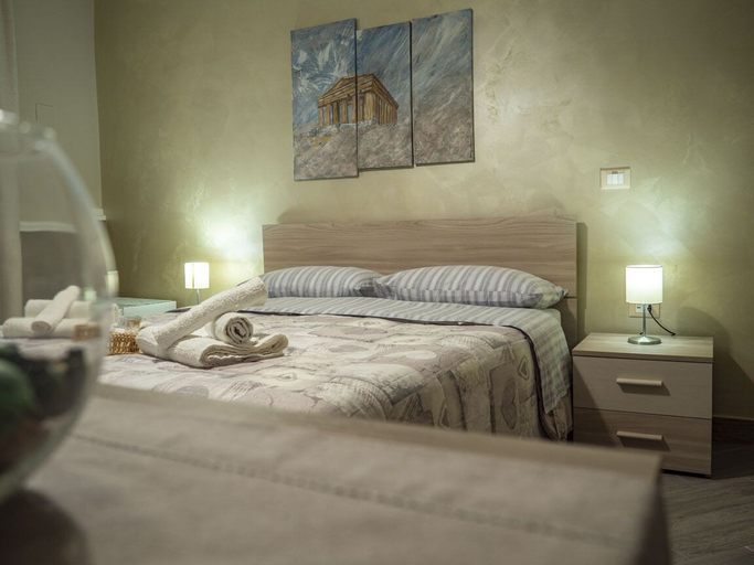 Bedroom 2, Villa Paestum, Salerno