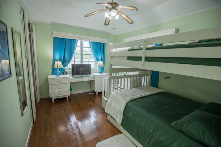 Bedroom 2, Lilly Belle Mar