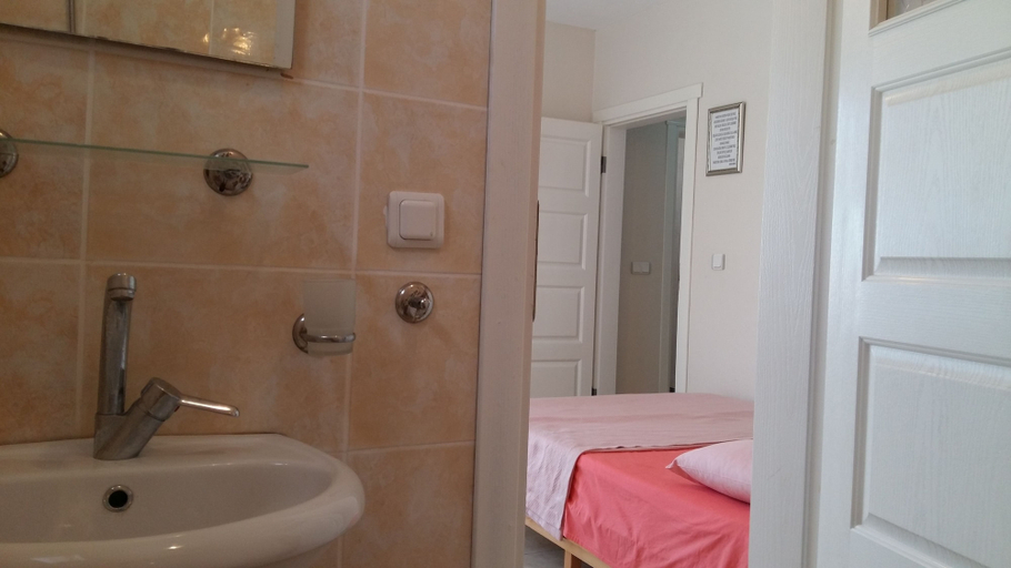 Bathroom 5, Kumbağ Green Garden Pansiyon, Merkez