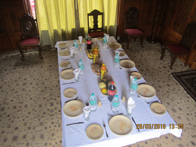 Food & Drinks 4, Zaffer Group of Houseboats, Srinagar
