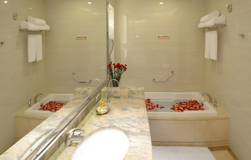 Bathroom, Beijing Baifuyi Hotel Dongzhimen, Beijing