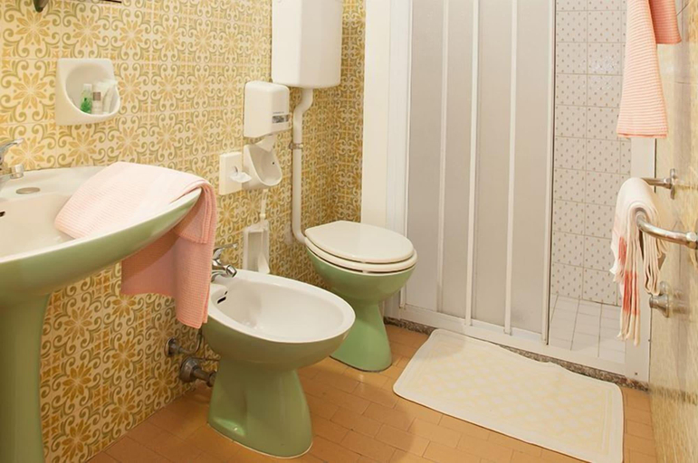 Bathroom 5, Hotel Palazzi, Pesaro E Urbino