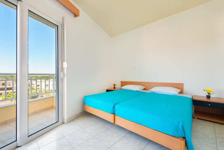 Bedroom 2, Yiannis Apartments, South Aegean