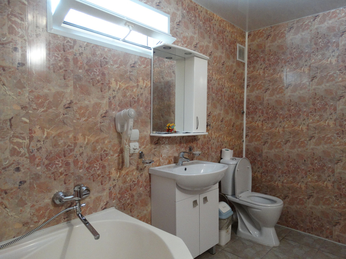 Bathroom 3, Emigrant Mini Hotel, Sochi gorsovet