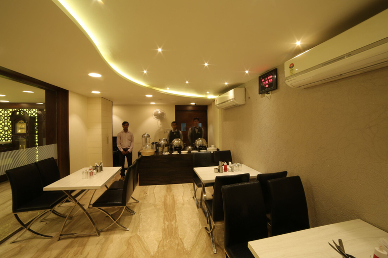 Food & Drinks 5, Hotel Grandpragati, Surat