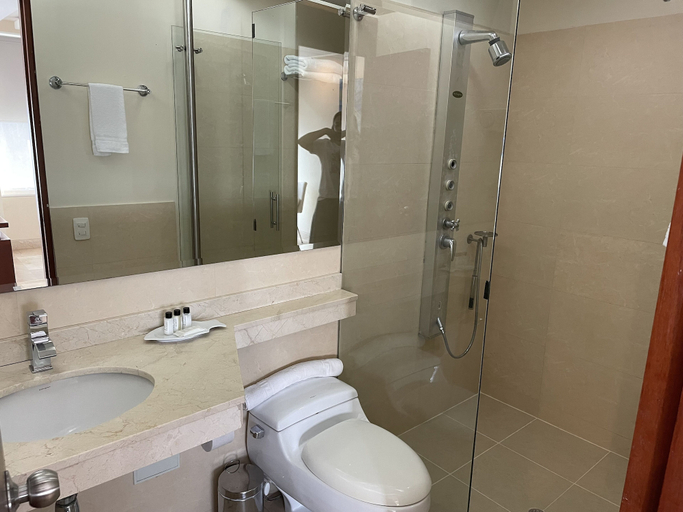 Bathroom 4, PLAZAMAR PACIFICO HOTEL, Buenaventura