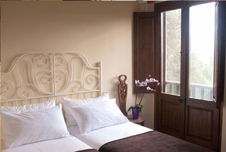 Bedroom 3, Mas Ombravella, Girona
