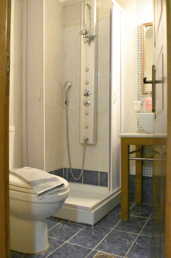 Bathroom 5, Anapli Pension, Peloponnese