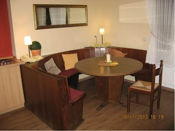 Others 4, Taunusblick Ferienwohnung und Apartment, Wetteraukreis