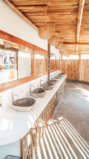 Bathroom 5, Mad Monkey Gili Trawangan - Hostel, Lombok