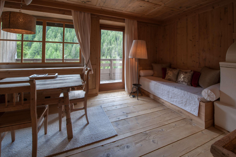 Bedroom 3, Hotel Rosa Alpina, Trento