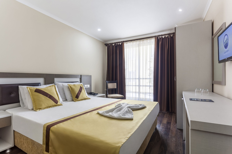 Bedroom 2, Ayhan Hotel, Antalya