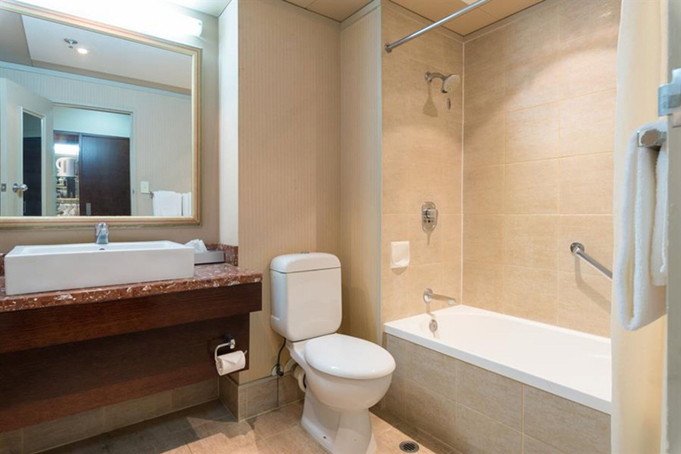 Bathroom 5, Distinction Rotorua Hotel and Conference Centre, Rotorua