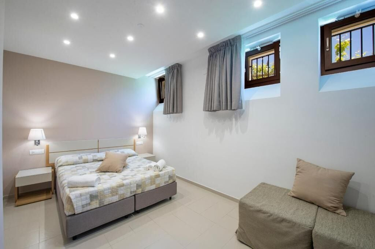 Bedroom 4, Villa Paradise Resort, Salerno