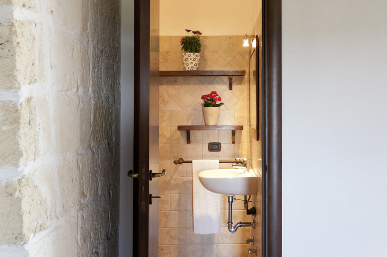 Bathroom, Masseria Nucci, Lecce