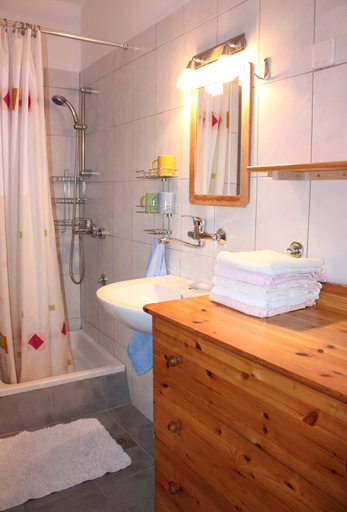 Bathroom 3, Dora Apartments, Pag