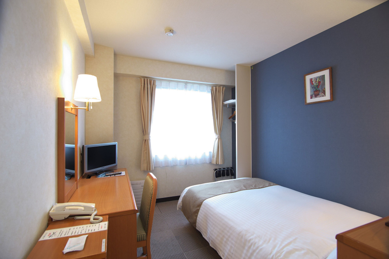 Bedroom 3, Toyooka Sky Hotel, Toyooka