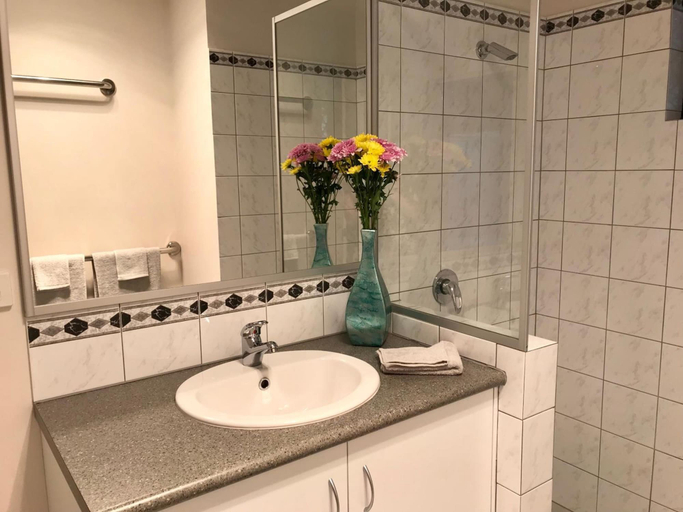 Bathroom 3, Little Shangri-La, Busselton