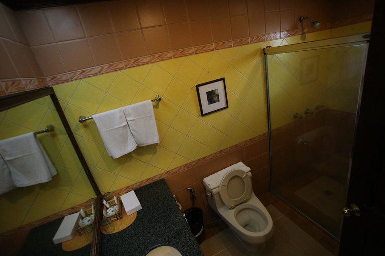 Bathroom 4, Acropolis North Water Camp, Cabanatuan City
