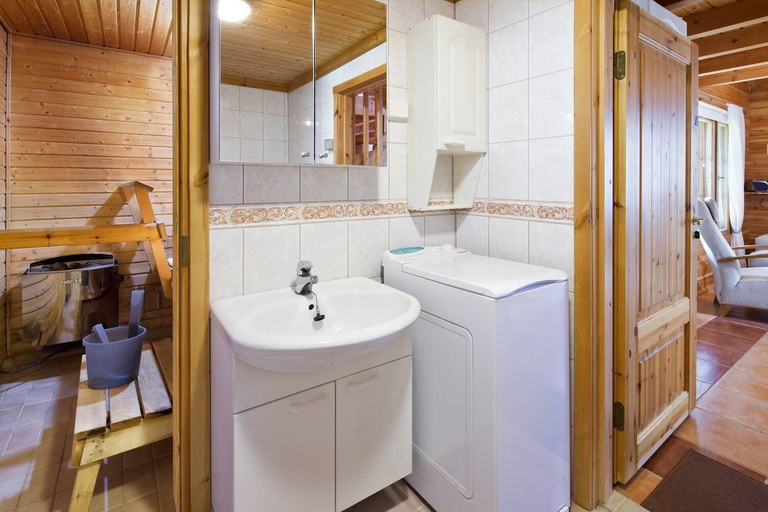 Bathroom, Holiday Club Hannunkivi Cottages, Central Finland