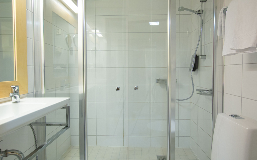 Bathroom 3, Torget Hotel, Satakunta