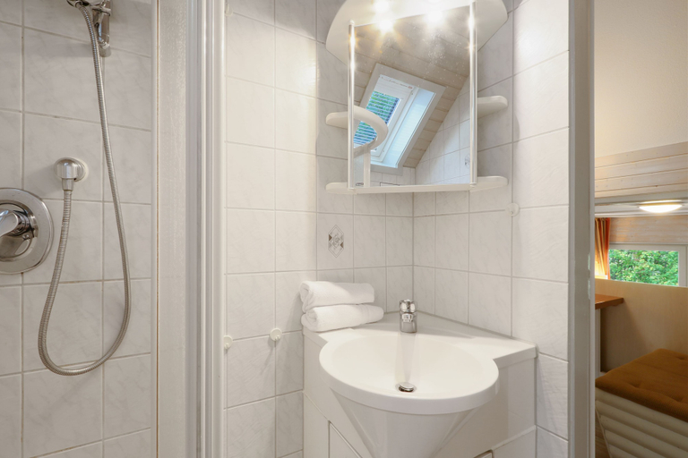 Bathroom 3, Seepark Kirchheim Ferienhaus bei Simone, Hersfeld-Rotenburg
