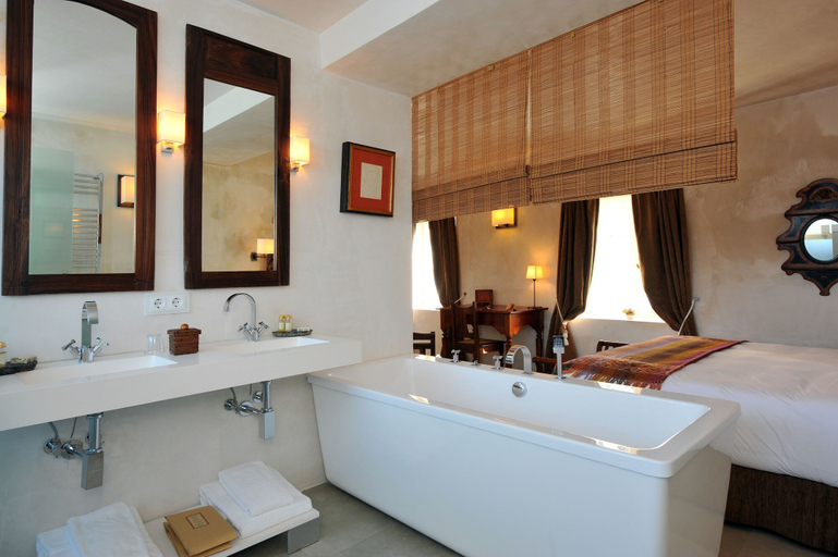 Bathroom 5, Boutique Hotel V-by Grupo Tribu, Cádiz