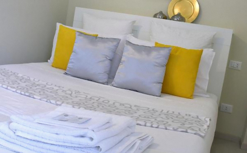 Room 2, 5 Tourist House Apartment Centre Bologna, Bologna