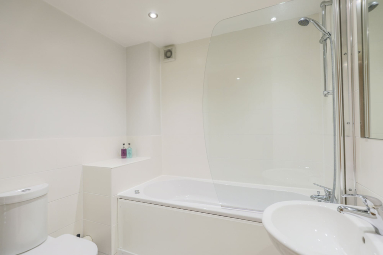 Bathroom 5, UR STAY Apartments Leicester, Leicester